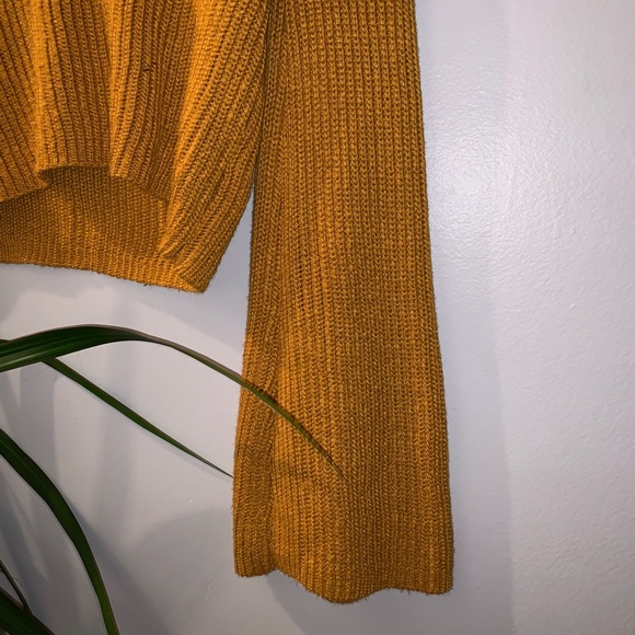 Knitted Mustard Long Sleeve - Picture 2 of 5
